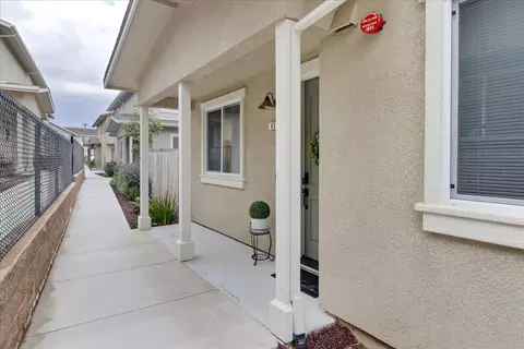 Entry Way - 851 Mora Cir, Soledad, CA 93960 photo 1 of 2
