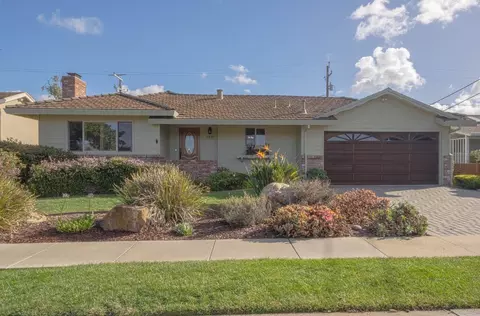 1231 Padre Dr, Salinas, CA 93901