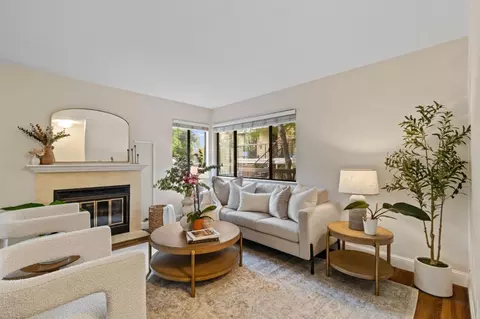 461 Northlake Dr 25, San Jose, CA 95117