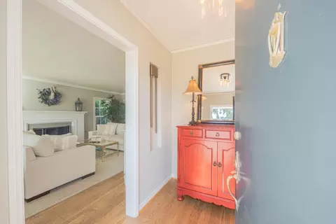Entry Way - 247 Oak St, Salinas, CA 93901 photo 1 of 5