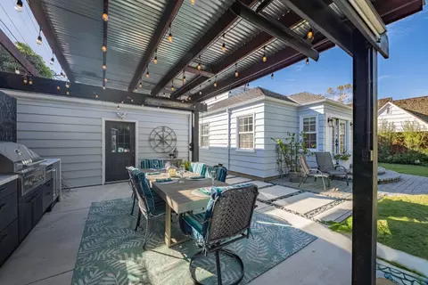 Exterior - 247 Oak St, Salinas, CA 93901 photo 8 of 9