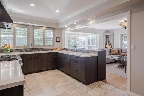 Kitchen - 247 Oak St, Salinas, CA 93901 photo 3 of 5