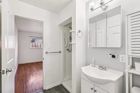 Bath - 320 Coelho St, Milpitas, CA 95035 photo 2 of 3