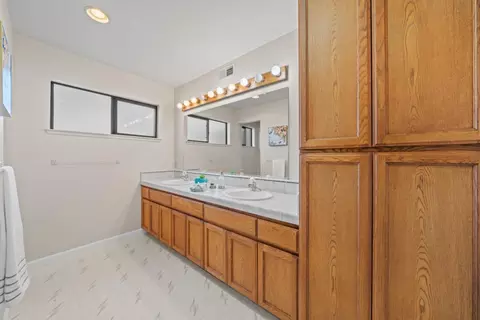Bath - 3393 Sutton Loop, Fremont, CA 94536 photo 2 of 4