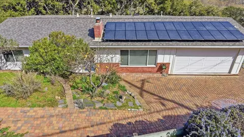 17 Los Encinos Dr, Del Rey Oaks, CA 93940