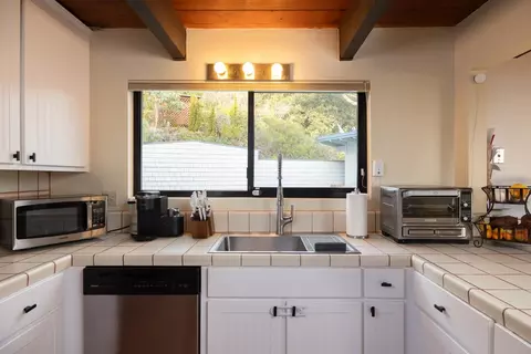 Kitchen - 530 Quail Run Rd, Aptos, CA 95003 photo 1 of 2