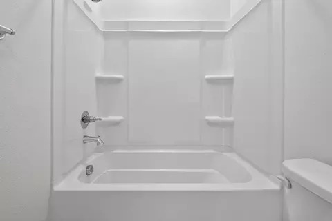 Bath - 17533 Pegasus, Lathrop, CA 95330 photo 6 of 6