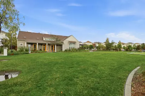 Exterior - 37598 Cape Cod Rd, Newark, CA 94560 photo 7 of 8