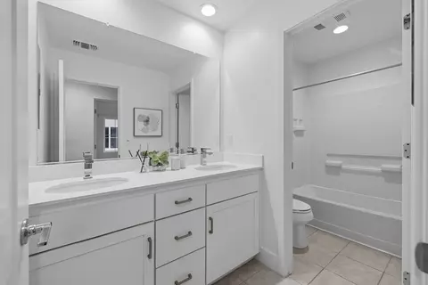 Bath - 37598 Cape Cod Rd, Newark, CA 94560 photo 7 of 12