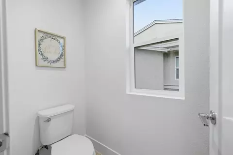 Bath - 37598 Cape Cod Rd, Newark, CA 94560 photo 5 of 12