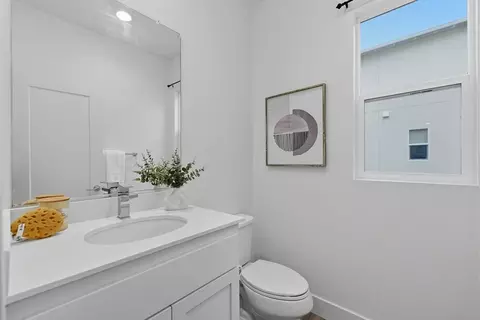 Bath - 37598 Cape Cod Rd, Newark, CA 94560 photo 4 of 12