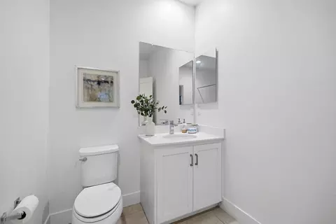 Bath - 37598 Cape Cod Rd, Newark, CA 94560 photo 3 of 12