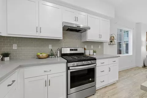 Kitchen - 37598 Cape Cod Rd, Newark, CA 94560 photo 4 of 8