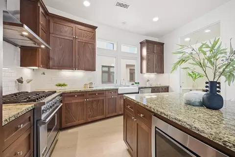 Kitchen - 606 Allerton Loop, Campbell, CA 95008 photo 3 of 4