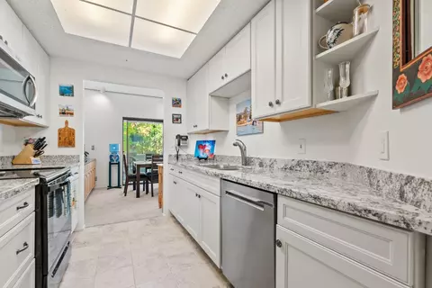 Kitchen - 2607 Willowbrook Ln 54, Aptos, CA 95003 photo 1 of 4