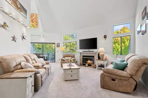 Living - 2607 Willowbrook Ln 54, Aptos, CA 95003 photo 3 of 5