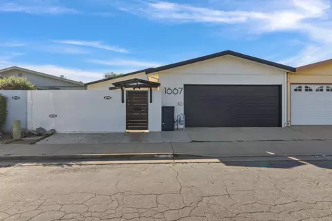 1667 Klamath Dr, Salinas, CA 93906