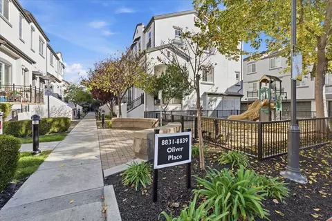 8831 Oliver Pl, Dublin, CA 94568