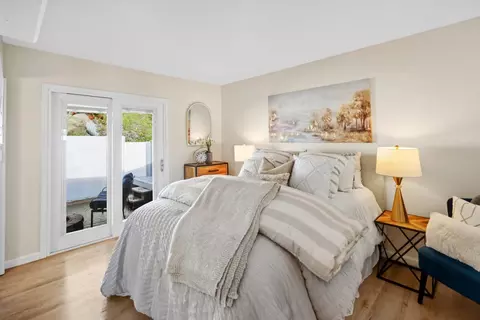 Bedroom - 1050 Yosemite Dr, Pacifica, CA 94044 photo 4 of 9