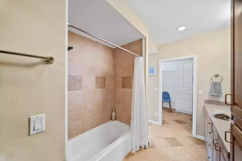 Bath - 1050 Yosemite Dr, Pacifica, CA 94044 photo 4 of 8