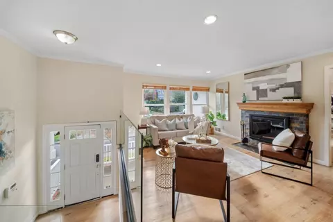 Entry Way - 1050 Yosemite Dr, Pacifica, CA 94044 photo 3 of 3