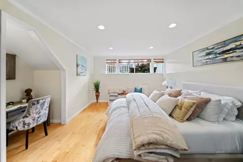 Bedroom - 1050 Yosemite Dr, Pacifica, CA 94044 photo 9 of 9