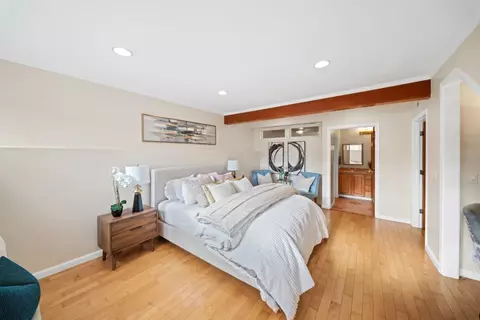 Bedroom - 1050 Yosemite Dr, Pacifica, CA 94044 photo 7 of 9