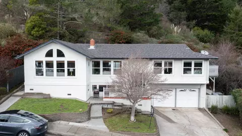 Exterior - 1050 Yosemite Dr, Pacifica, CA 94044 photo 14 of 15
