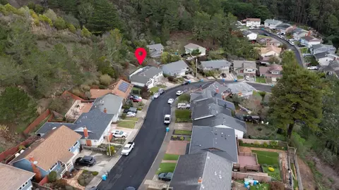 View/Area - 1050 Yosemite Dr, Pacifica, CA 94044 photo 2 of 3