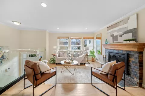 Living - 1050 Yosemite Dr, Pacifica, CA 94044 photo 3 of 4