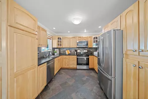 Kitchen - 1050 Yosemite Dr, Pacifica, CA 94044 photo 1 of 2