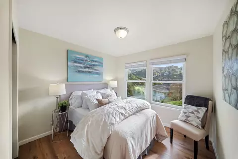 Bedroom - 1050 Yosemite Dr, Pacifica, CA 94044 photo 1 of 9
