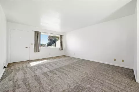 573 Cedar Dr, Watsonville, CA 95076 photo 4