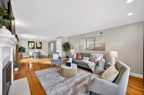 Living - 422 Andover Dr, Pacifica, CA 94044 photo 1 of 3