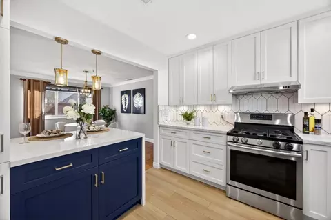 Kitchen - 422 Andover Dr, Pacifica, CA 94044 photo 6 of 7