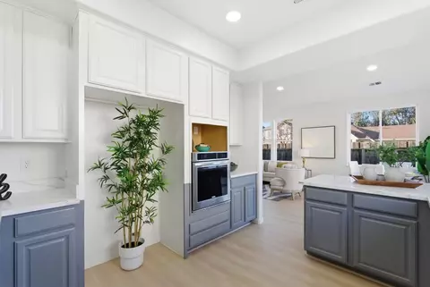 Kitchen - 9190 Avezan Way, Gilroy, CA 95020 photo 3 of 4