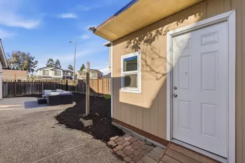 Exterior - 9190 Avezan Way, Gilroy, CA 95020 photo 5 of 6