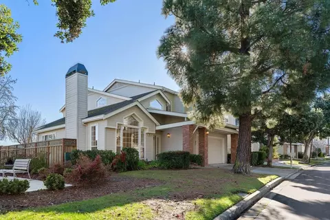 822 Seal Pointe Dr, Redwood City, CA 94065