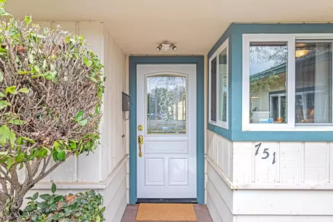 Entry Way - 751 W 6th St, Gilroy, CA 95020 photo 1 of 3