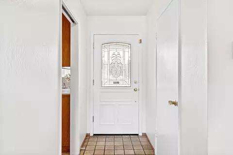 Entry Way - 751 W 6th St, Gilroy, CA 95020 photo 2 of 3