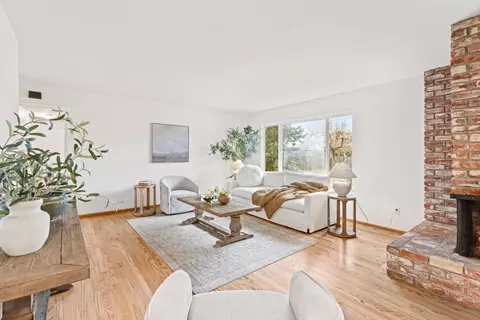 Living - 751 W 6th St, Gilroy, CA 95020 photo 1 of 6