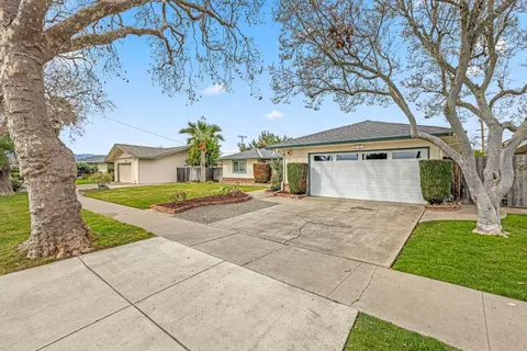Exterior - 751 W 6th St, Gilroy, CA 95020 photo 4 of 16