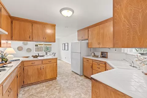 Kitchen - 751 W 6th St, Gilroy, CA 95020 photo 5 of 5
