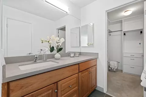 Bath - 320 Vallejo Dr 22, Millbrae, CA 94030 photo 3 of 4