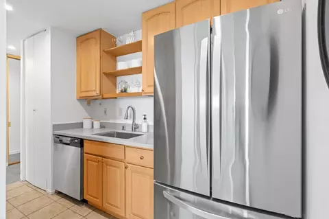 Kitchen - 320 Vallejo Dr 22, Millbrae, CA 94030 photo 3 of 4