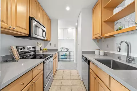 Kitchen - 320 Vallejo Dr 22, Millbrae, CA 94030 photo 1 of 4