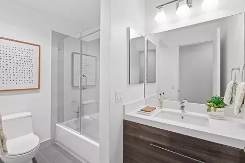 Bath - 320 Vallejo Dr 22, Millbrae, CA 94030 photo 1 of 4