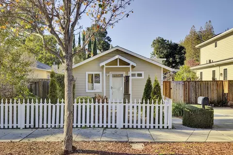 216 Mountain View Ave, Mountain View, CA 94041