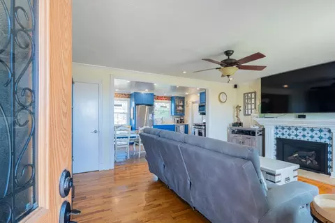 Entry Way - 2080 Buchanan St, Seaside, CA 93955 photo 1 of 2