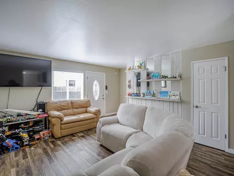 Living - 5058 Wilder Dr, Soquel, CA 95073 photo 3 of 8